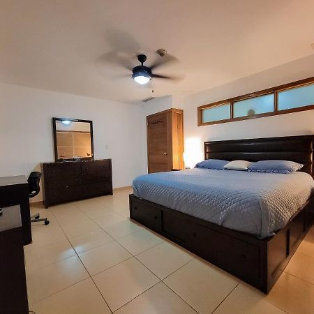 Marbella Towers Beachfront 2 Bedrooms 후안돌리오 외부 사진